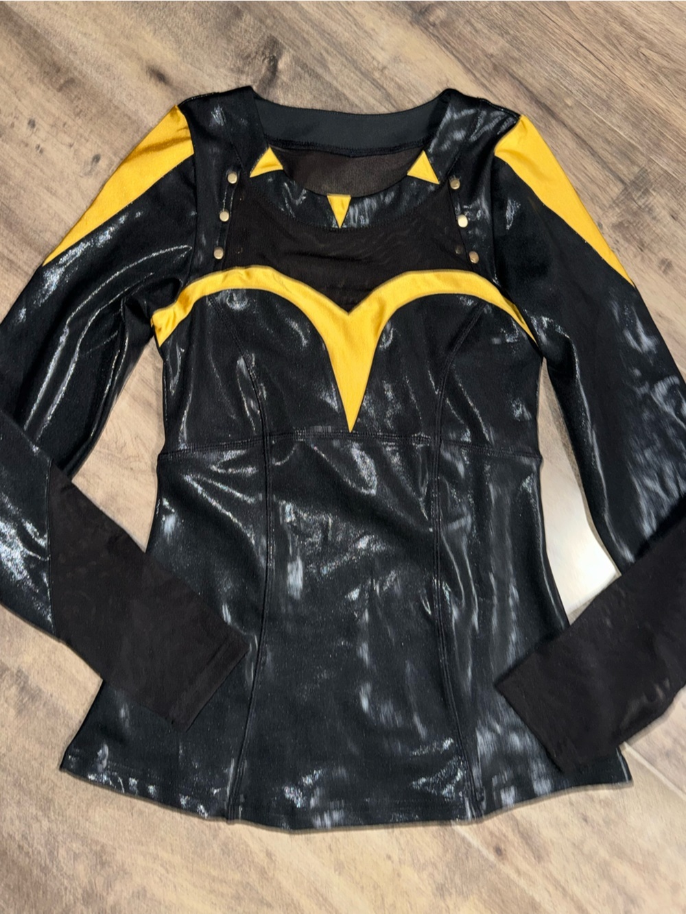 Crowned Athletics Queen Panther LS Top XS Marvel - Picture 3 of 12